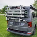 Srebrny bagażnik rowerowy na klapę bagażnika do VW California, VW Multivan, VW Caravelle