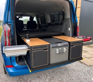 Campingbox, Campingaufbau, Touristenbox, Schlafsystem, Modularer Campingaufbau, Schlafgestell Camping Ausbau, Camper Ausbau, Camping Möbel, Küchenmodul  -  Neuer Ford Transit Custom