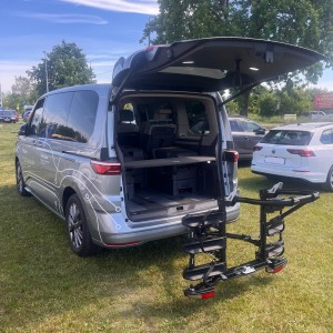 Elektrischer Fahrradträger 67 kg, MTB, Mountain, Cross, Reifen bis 4 Zoll, 3–4 große Fahrräder, Heckklappenöffnung VW Multivan T7, California T7, Multivan Family