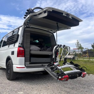 Fahrradträger für 3 oder 4 E-Bikes/Mountainbikes mit breiten Reifen – passend für VW Multivan, California, Caravelle T5, T6 und T6.1